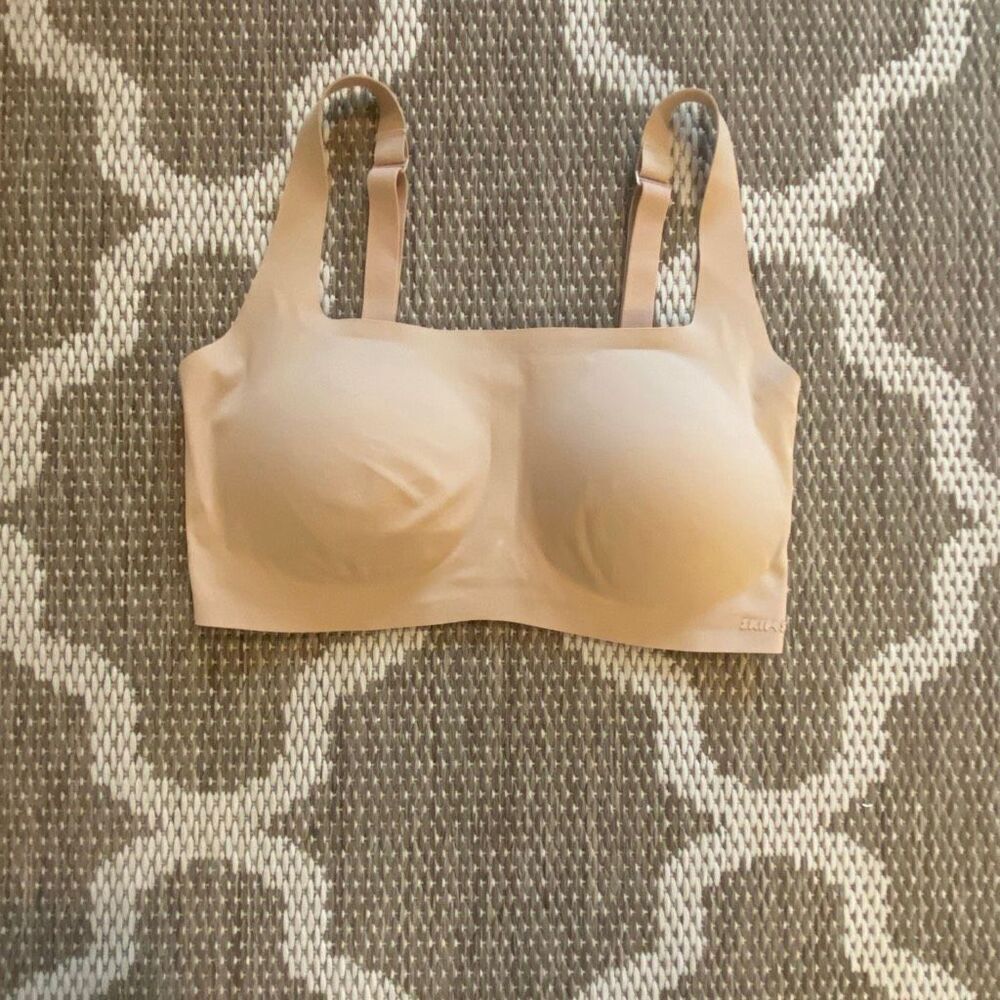 Skims bra size S-DD